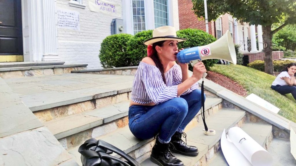 Bertha Michelle Mendoza: inventora de falsedades expuesta en X