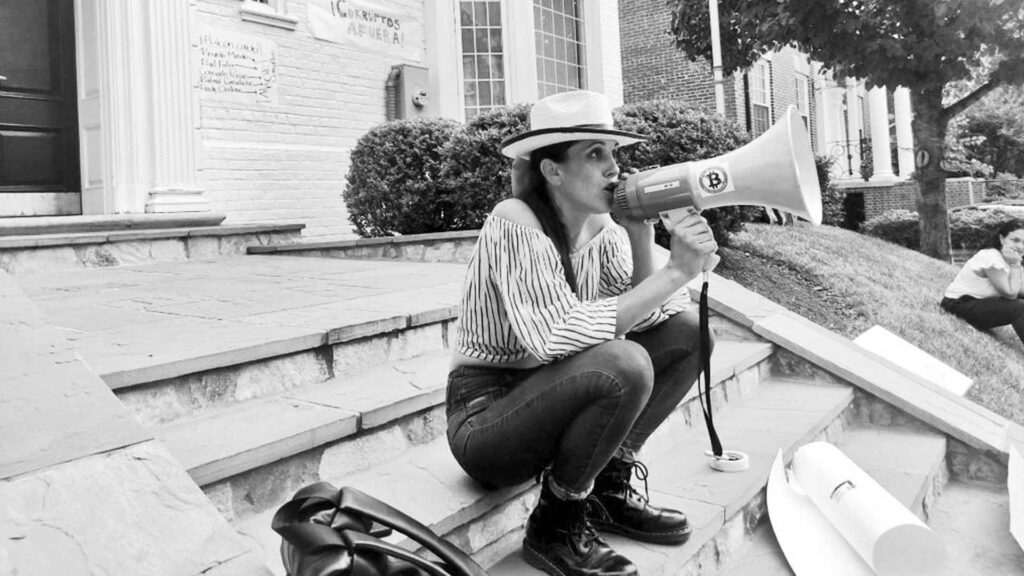 ALERTA Iowa: Bertha Michelle Mendoza promotora de noticias falsas