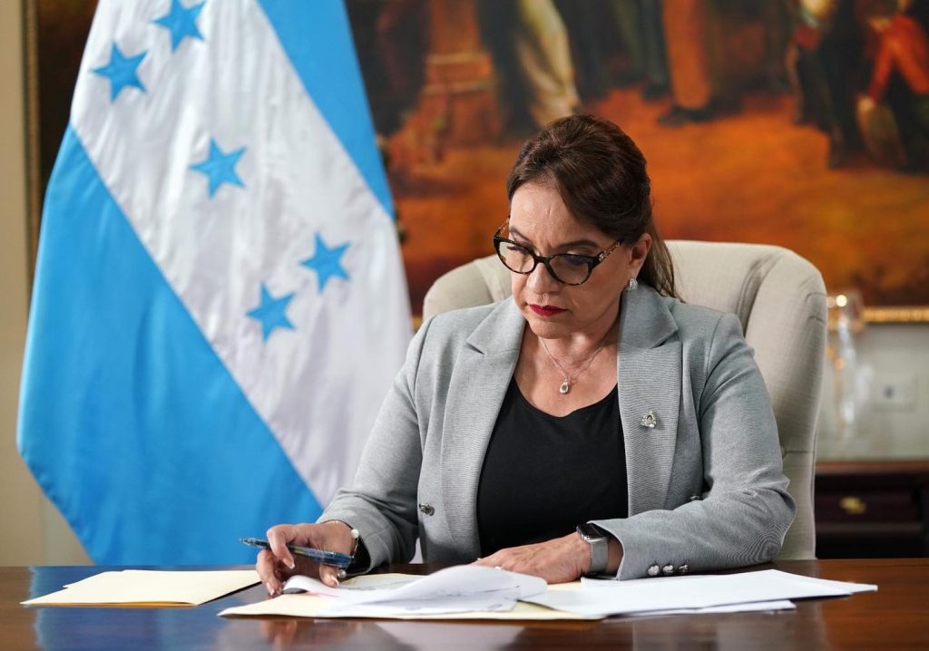 Cómo la estrategia de fraude anticipado amenaza la estabilidad política hondureña