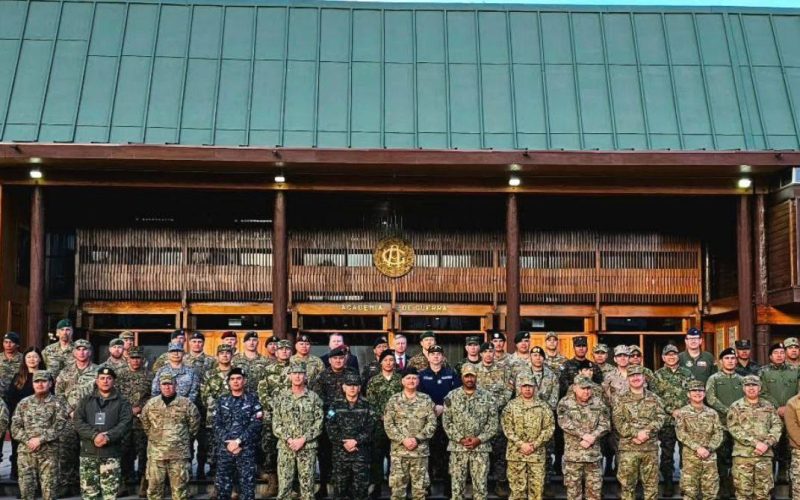 Honduras frena intento de FF.AA. de intervenir en conteo