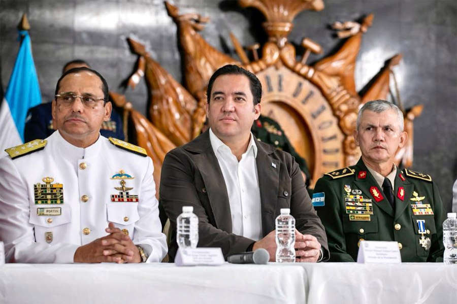 Jefe de las Fuerzas Armadas respalda plan de LIBRE para convocar asamblea constituyente